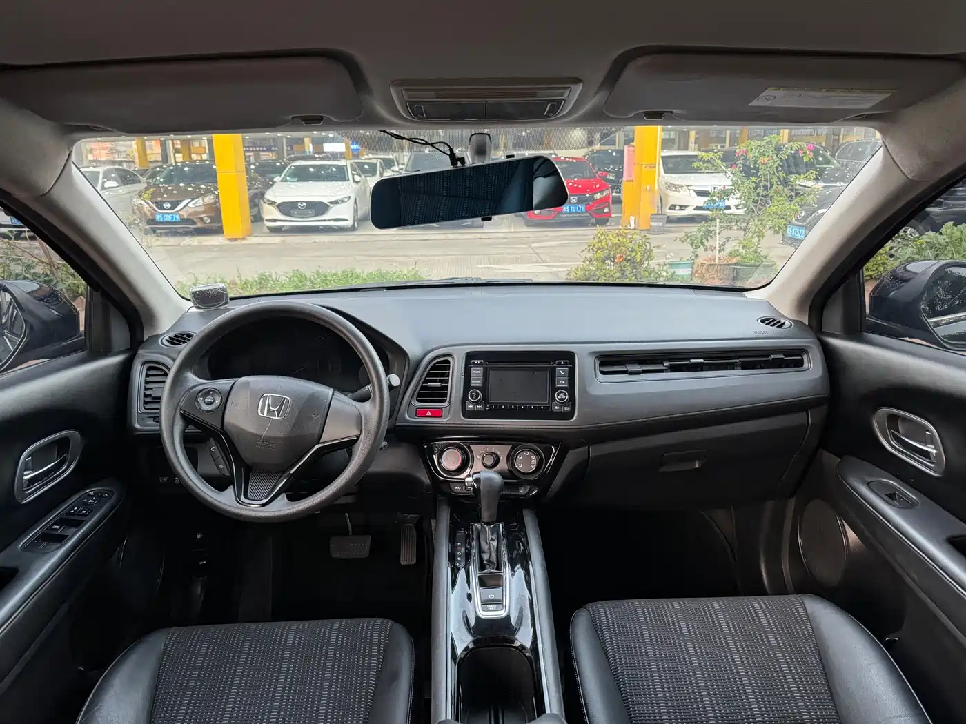 Honda Vezel 2015 2015 1.8L CVT FWD Elite