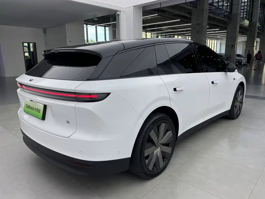 Li Auto i6 2025 2025 4WD Base Model