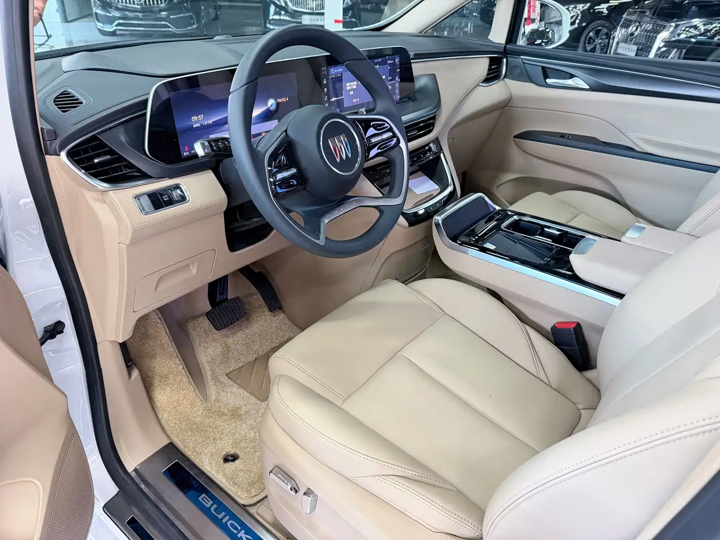 Buick GL8 2025 Land Business Class Comfort DG Edition фото 3