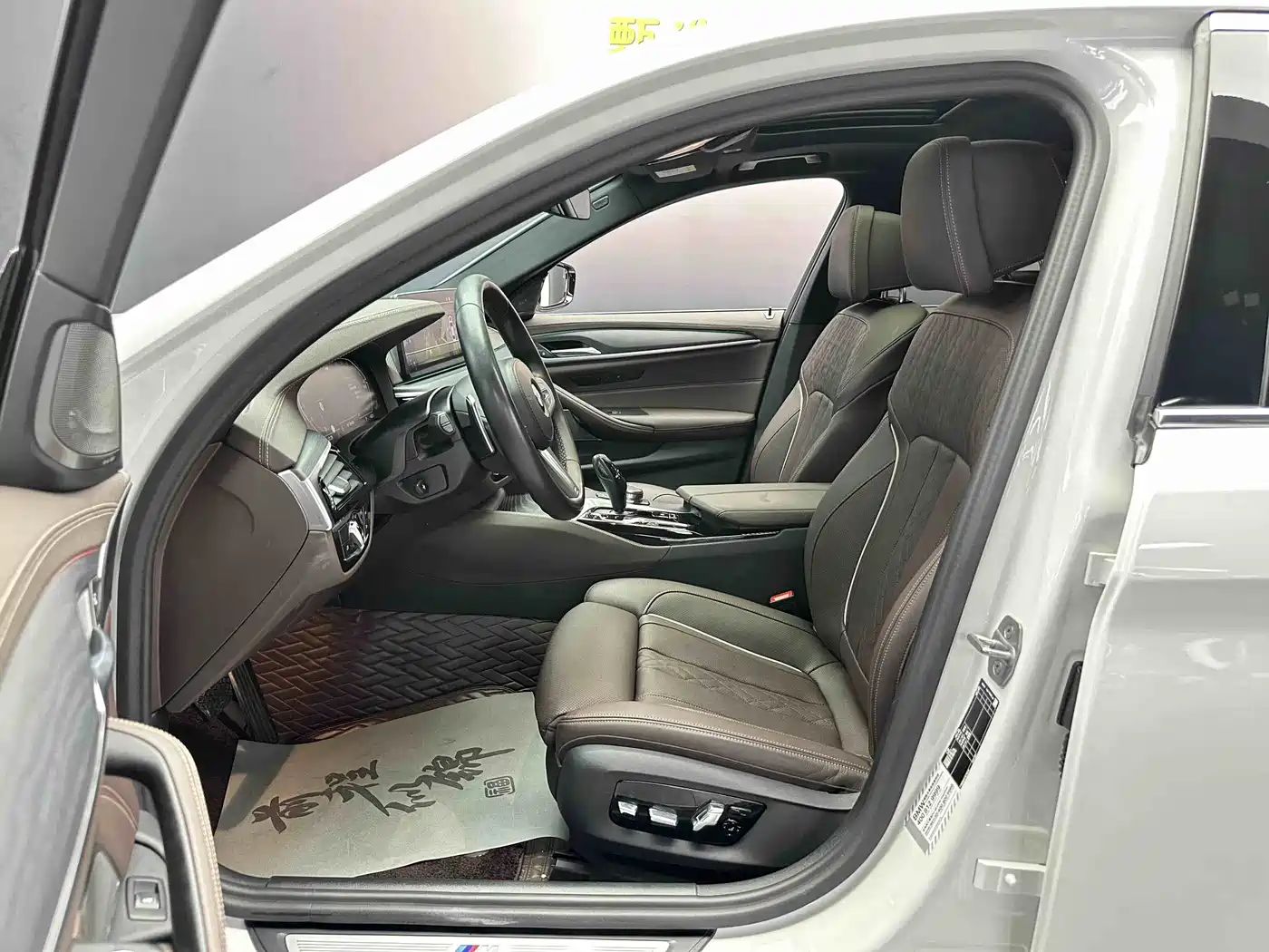 BMW 5 Series 2023 530Li Premium M Sport Package фото 9