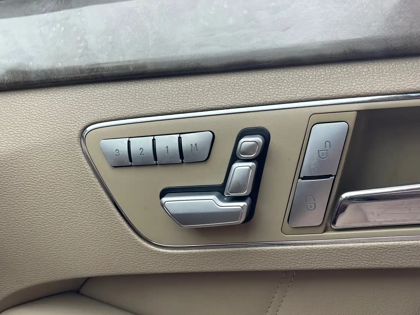 Mercedes-Benz E-Class (Import) 2009 Model E 300 Elegance Version фото 19