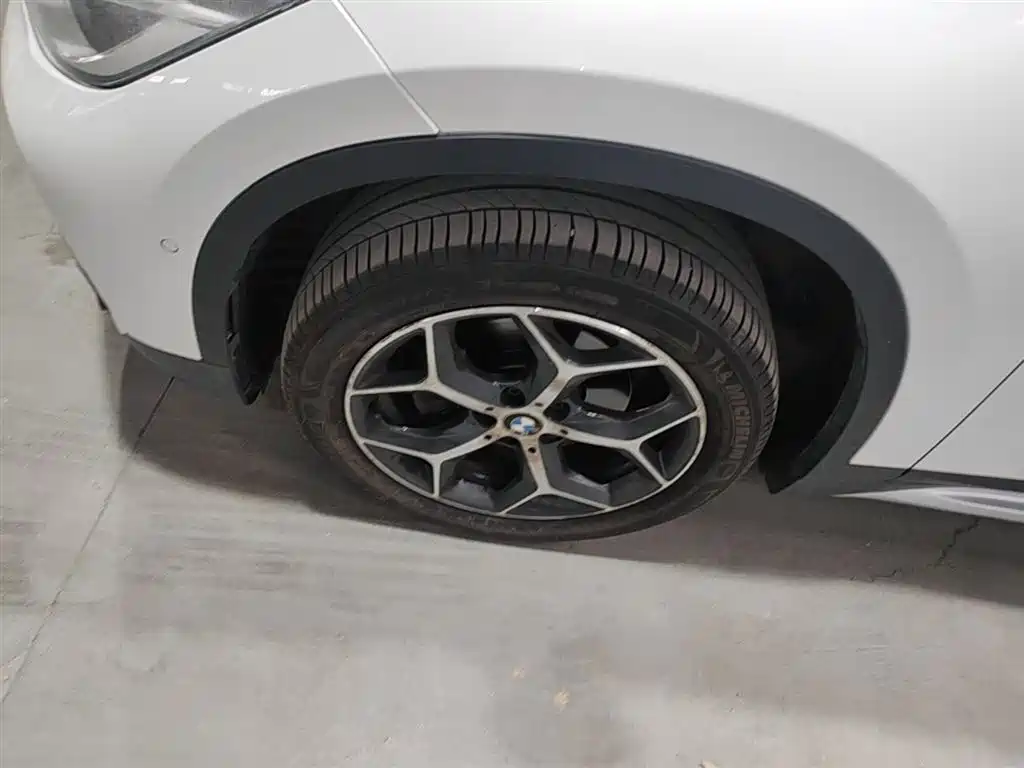 BMW X1 2016 sDrive18Li Luxury Model фото 23