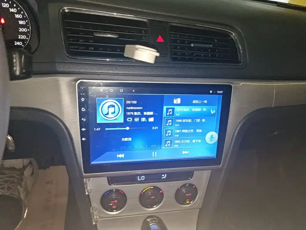 صورة 13 - Volkswagen Lavida