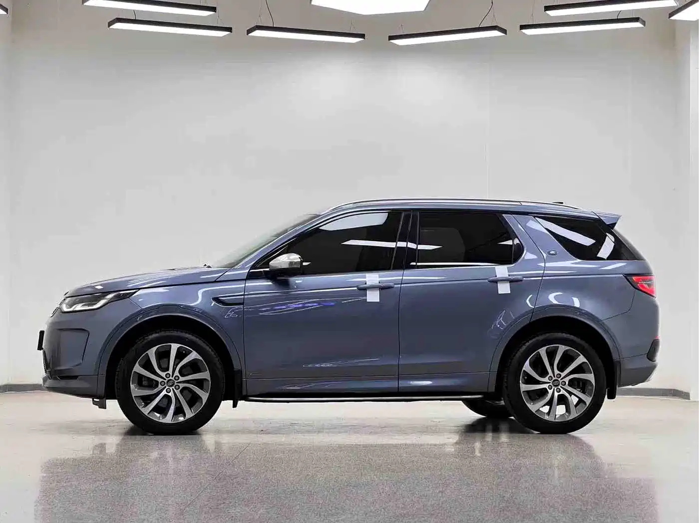 Land Rover Discovery Sport 2020 249PS R-Dynamic Performance фото 5
