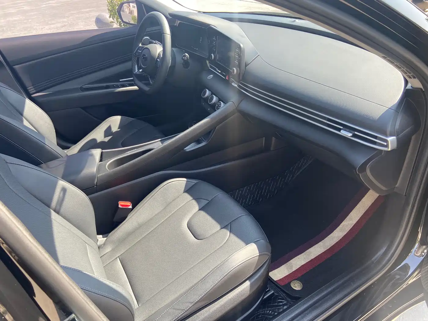 Hyundai Elantra 2023 1.5L CVT GLX Elite Edition фото 25