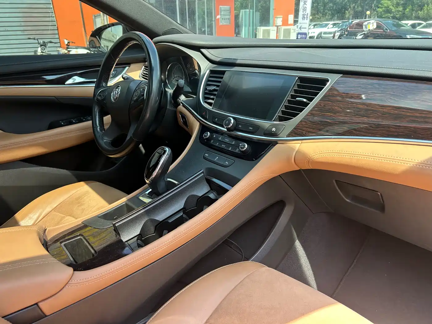 Фото 25 - Buick LaCrosse