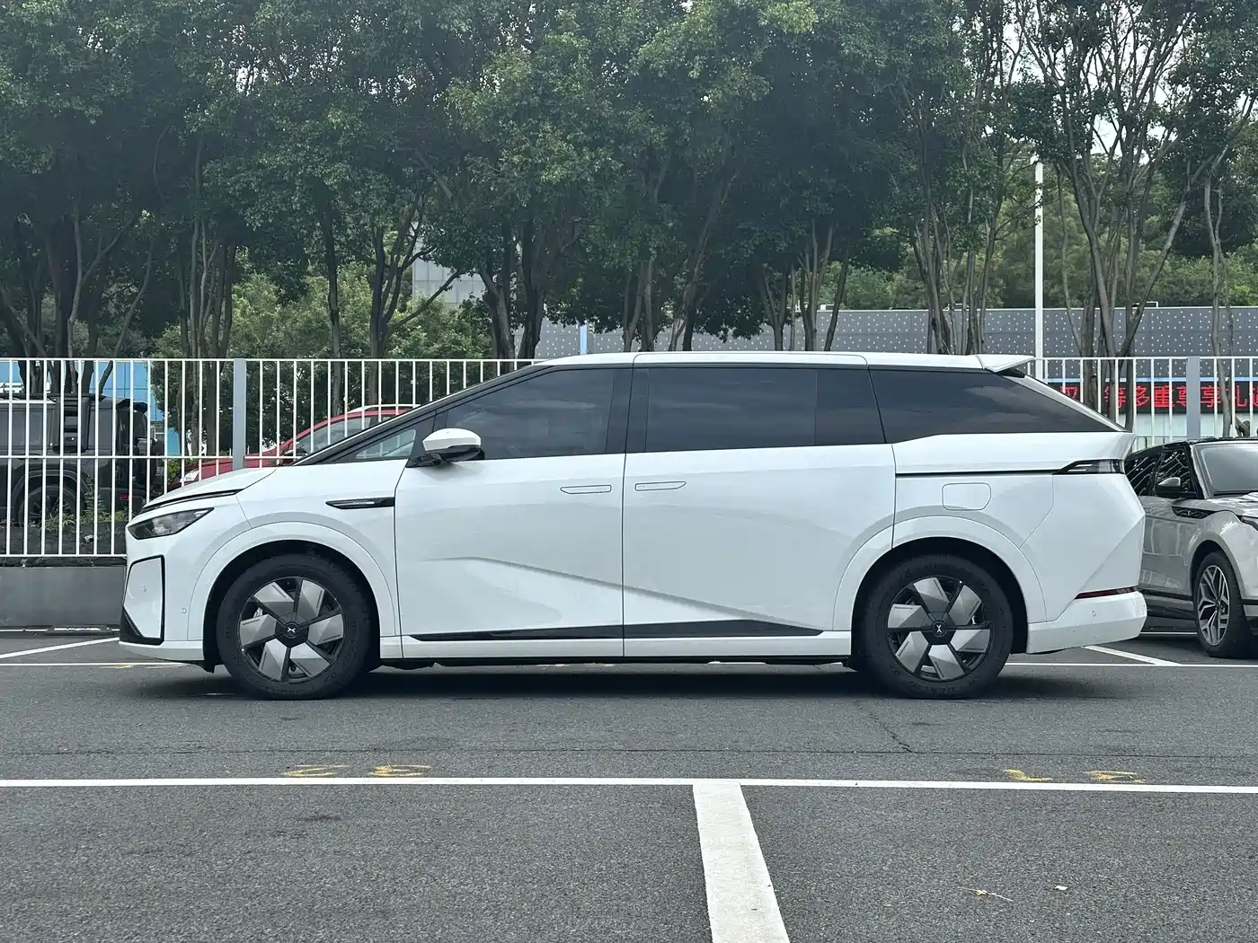 XPeng X9 2026 2025 Extended Range Edition
