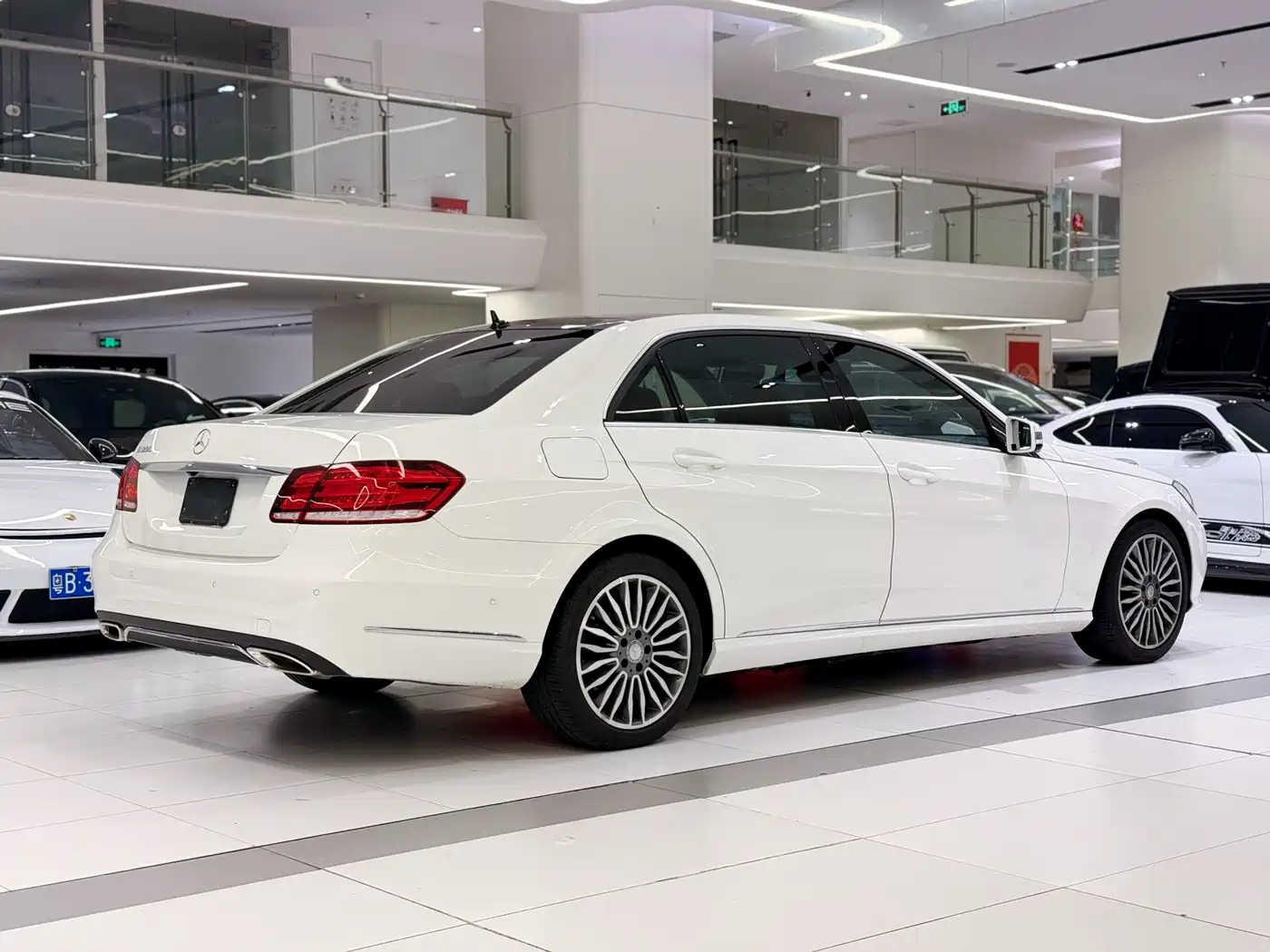 Mercedes-Benz E-Class 2015 E 320 L фото 4