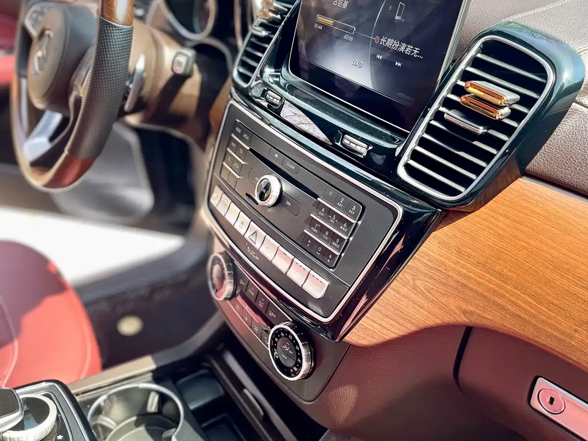 Mercedes-Benz GLS 2018 Facelift GLS 320 4MATIC фото 39
