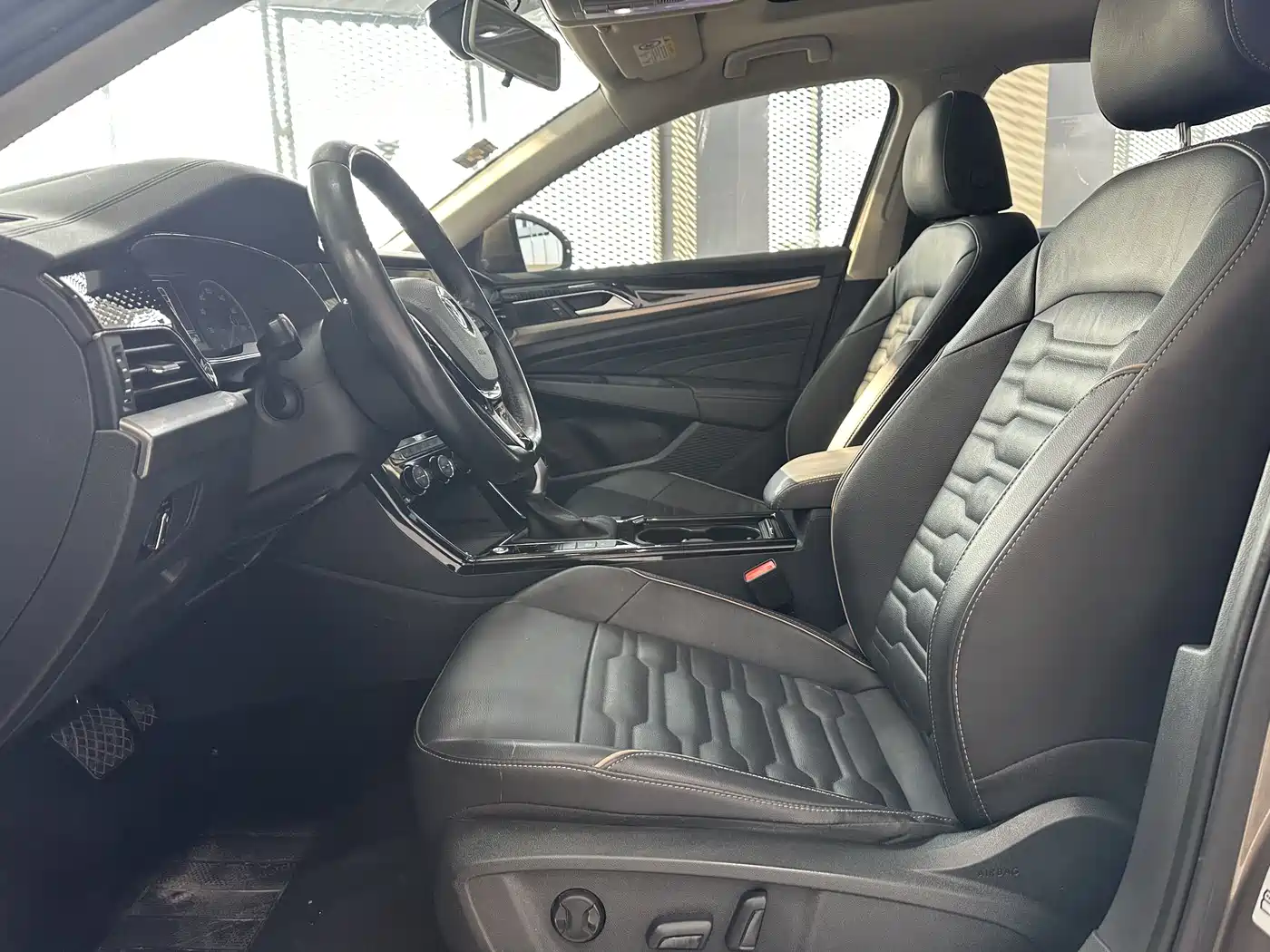 Volkswagen Passat 2019 330TSI Elite Version China VI фото 9
