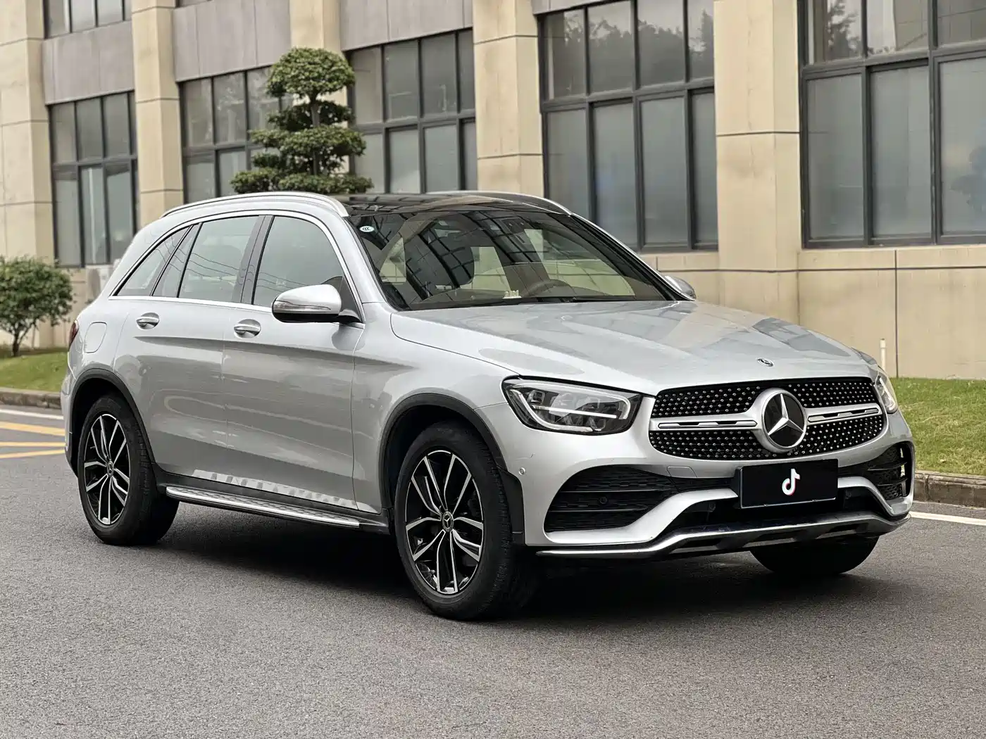 Mercedes-Benz GLC 2020 Facelift GLC 300 L 4MATIC Dynamic фото 3