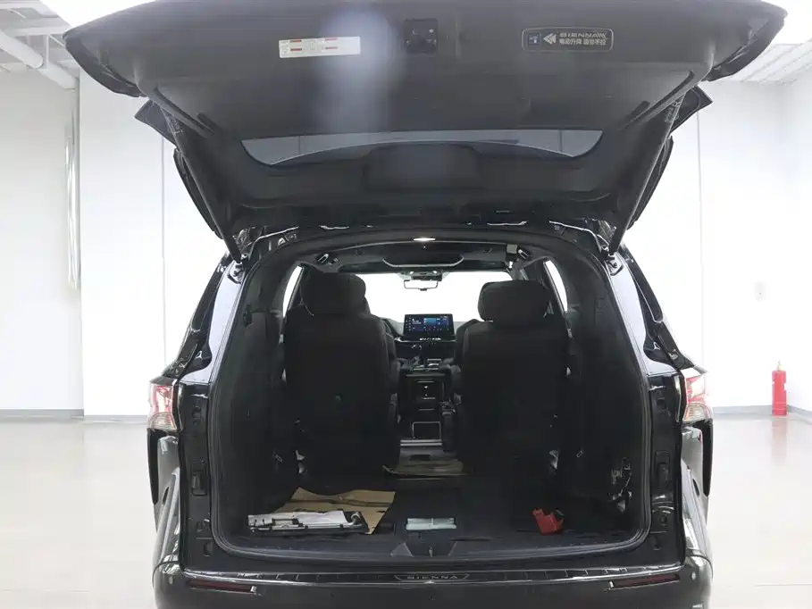 Toyota Sienna 2021 2.5L Hybrid Platinum Edition фото 29