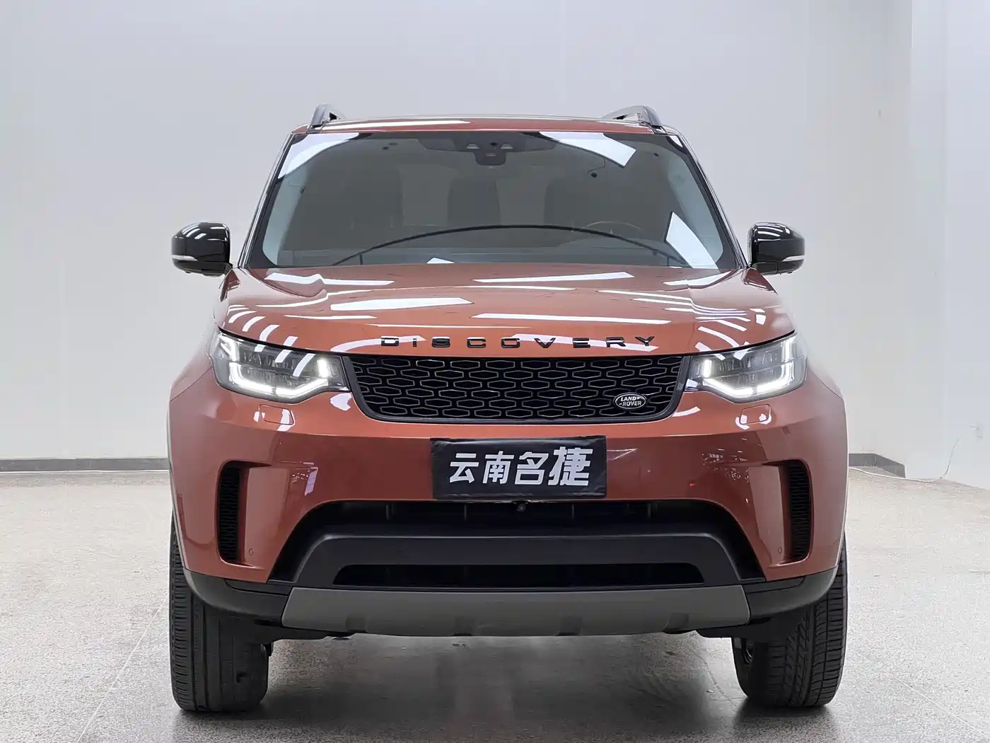 Land Rover Discovery 2017 3.0 SC V6 SE фото 2