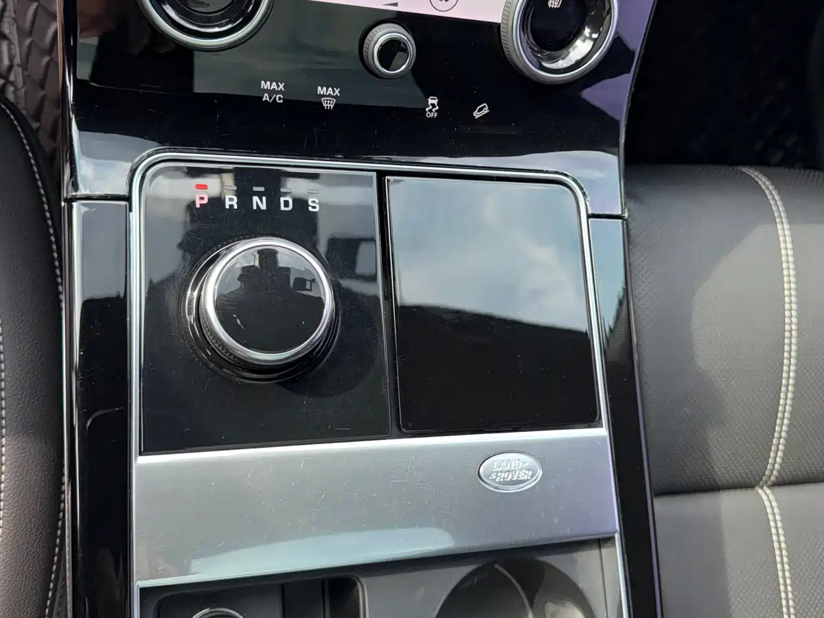 Land Rover Range Rover Velar 2019 250PS R-DYNAMIC S фото 28