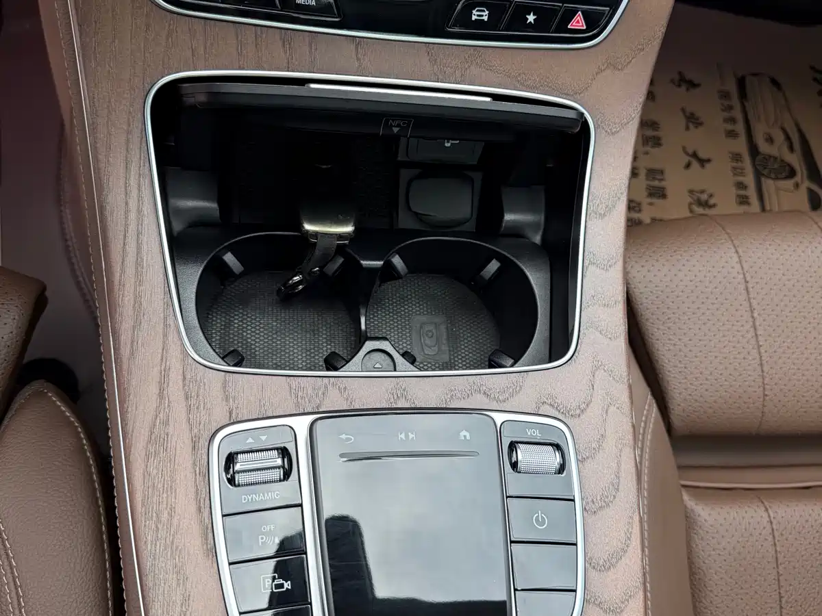 Mercedes-Benz E-Class 2022 E 300 L Fashion фото 26