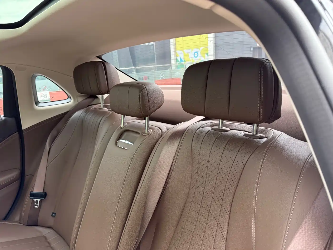 Mercedes-Benz E-Class 2022 E 300 L Fashion фото 37