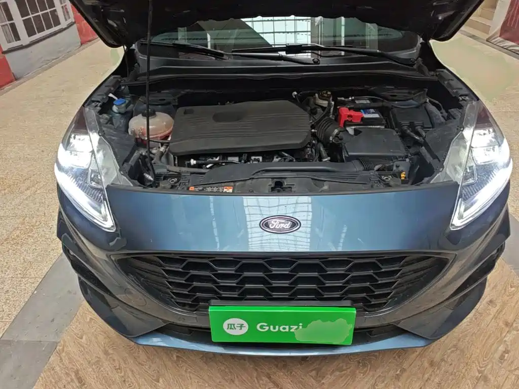 Photo 20 - Ford Escape