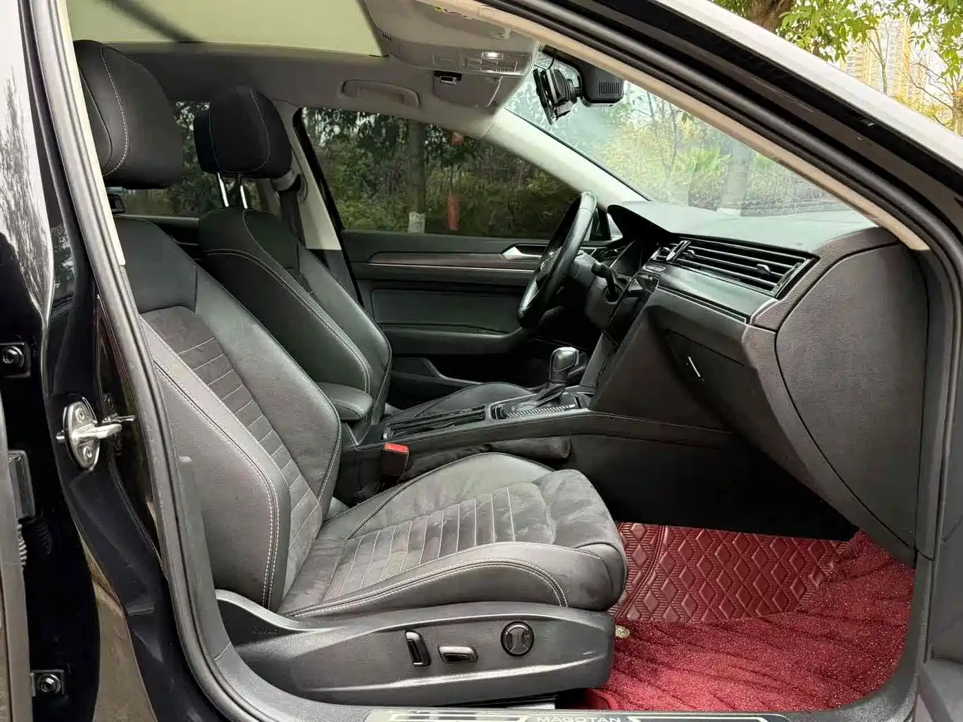 Volkswagen Magotan 2021 330TSI DSG 30th Anniversary Edition фото 8