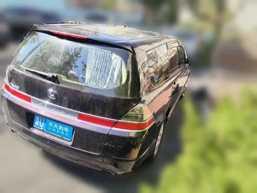 Photo 5 - Honda Odyssey