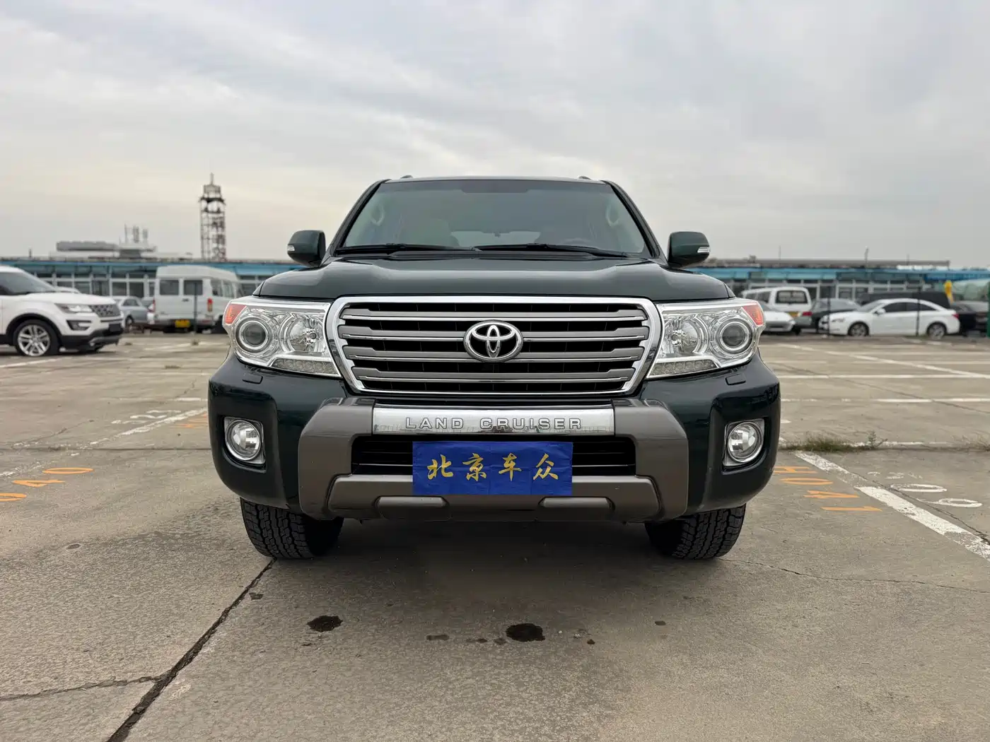 Toyota Land Cruiser 2012 4.0L Automatic VX фото 2
