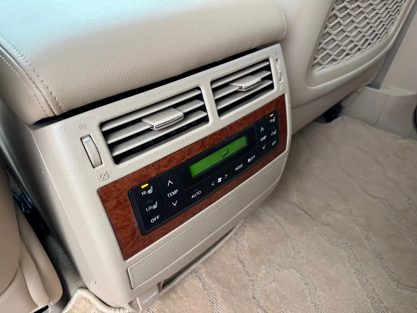 Toyota Land Cruiser 2012 4.0L Automatic VX фото 19