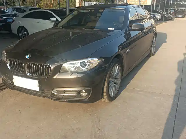 BMW 5 SERIES