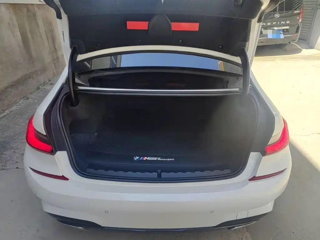 BMW 3-SERIES
