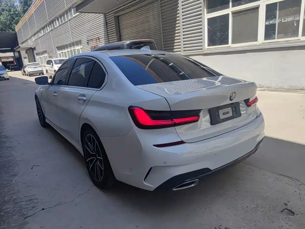 BMW 3-SERIES