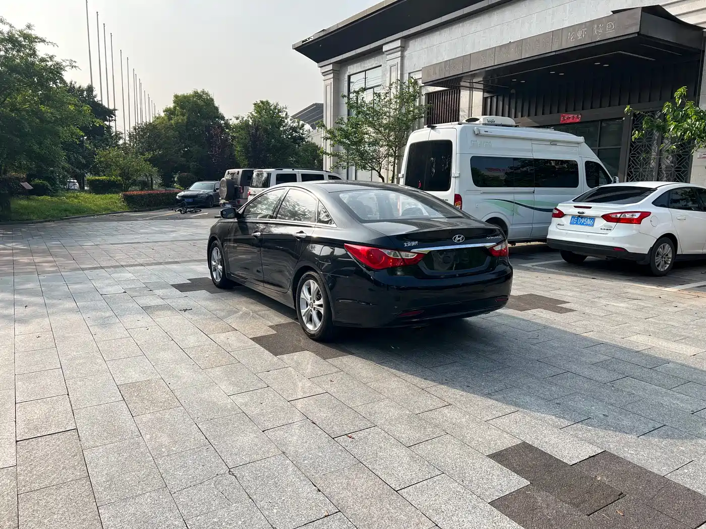Hyundai Sonata 2013 2.0L Automatic Luxury Edition фото 16