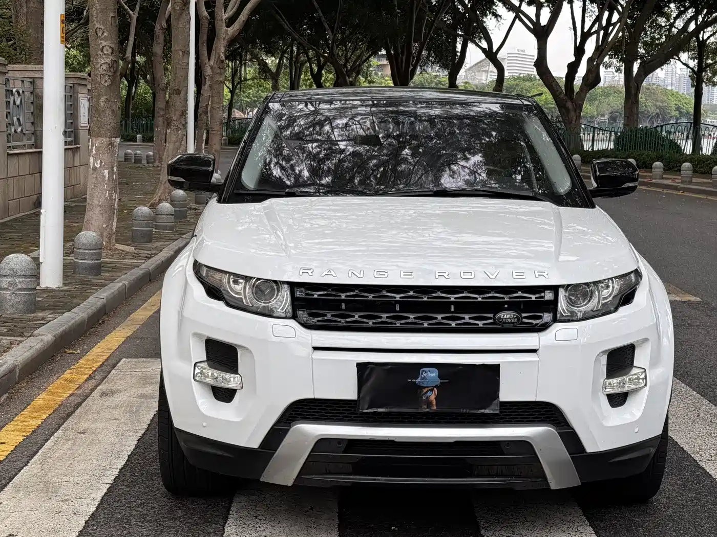 Land Rover Range Rover Evoque (Import) 2013 2.0T 5-door Dynamic Edition фото 2