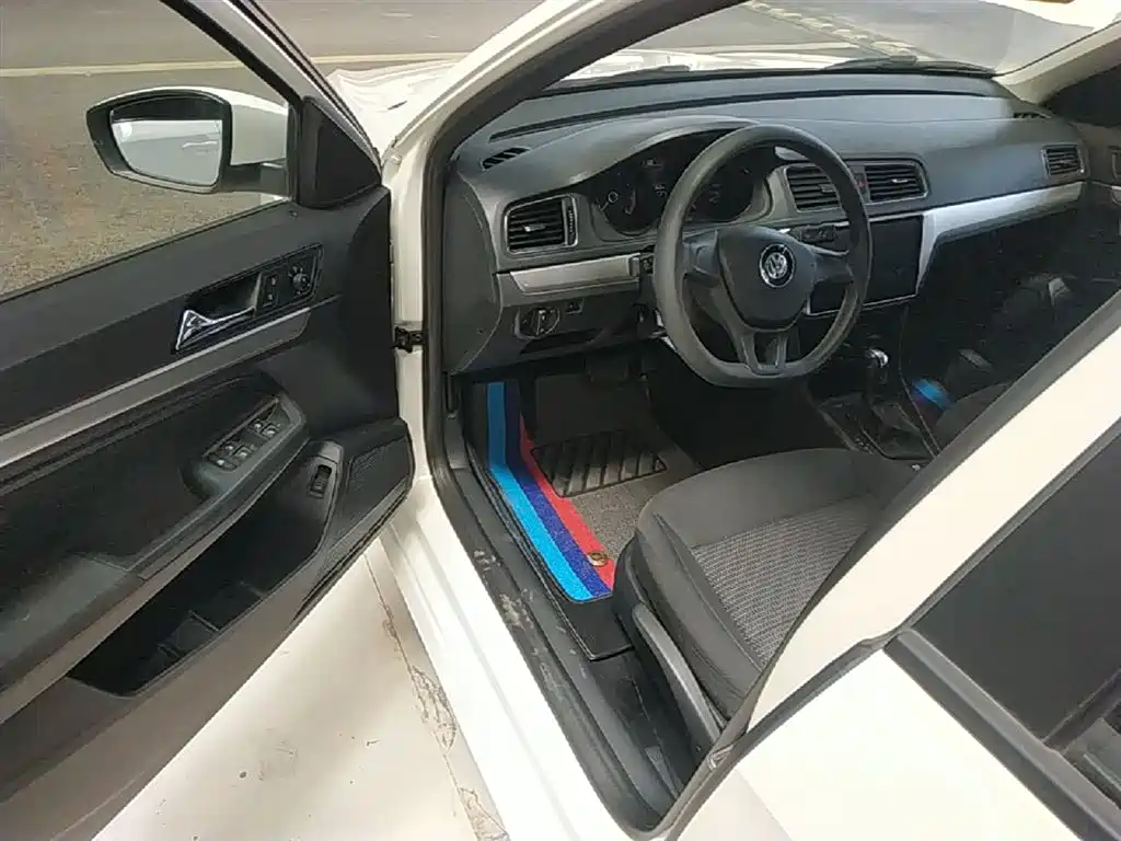 Volkswagen Lavida 2017 1.6L Automatic Trend Edition фото 16