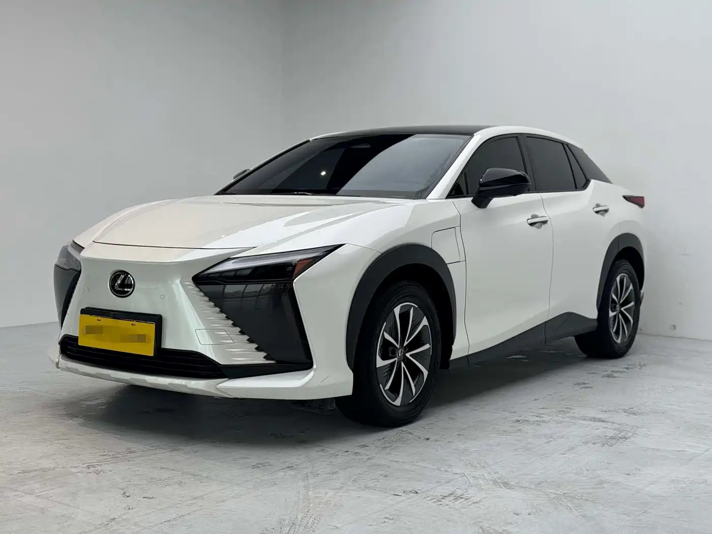 Lexus RZ 2023 450e 4WD Deluxe