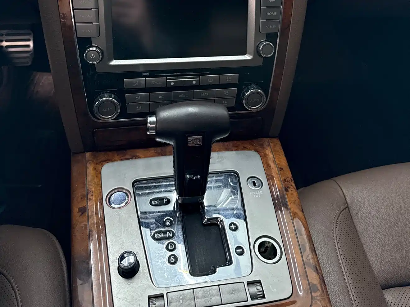 Volkswagen Phaeton 2012 3.0L Executive фото 16