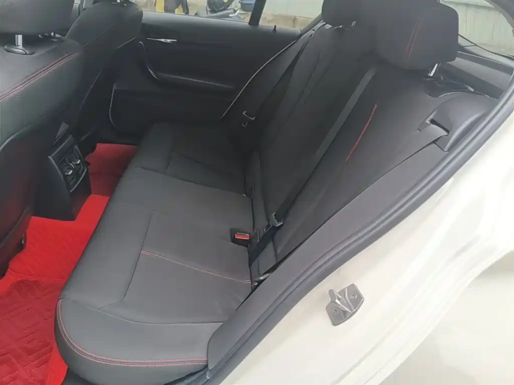 BMW 1 Series (Import) 2013 Facelift 118i Sport Model фото 17