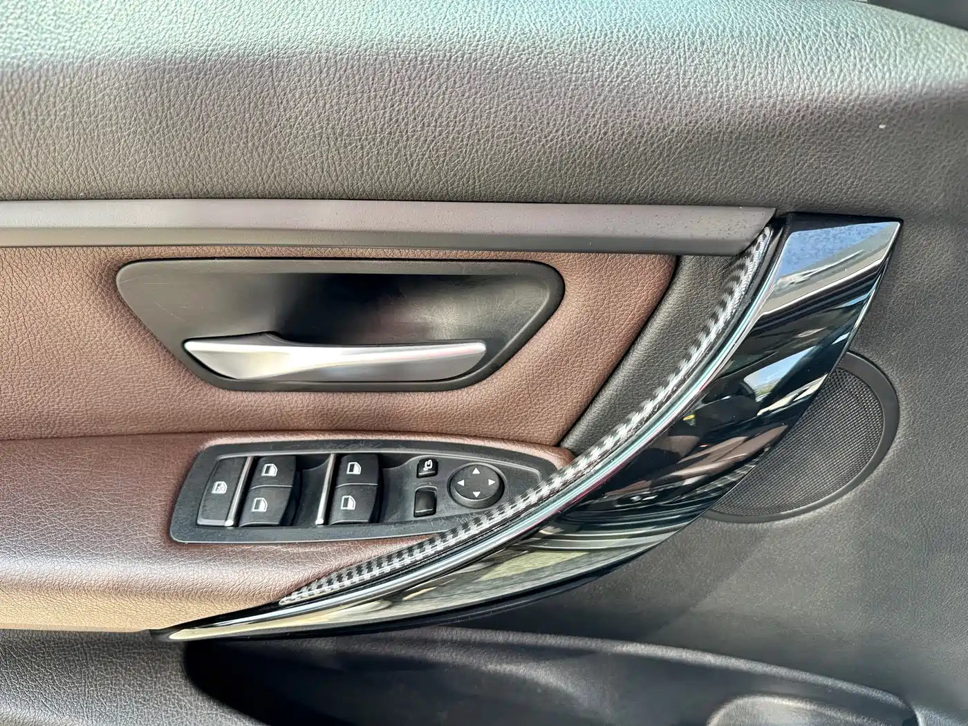 BMW 3 Series 2018 318Li фото 17