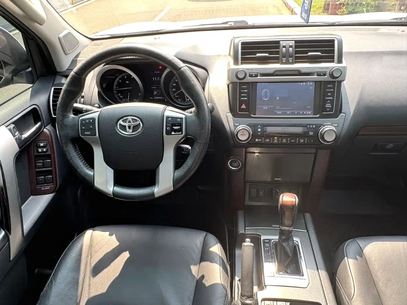 Toyota Prado 2014 4.0L Automatic TX-L фото 5