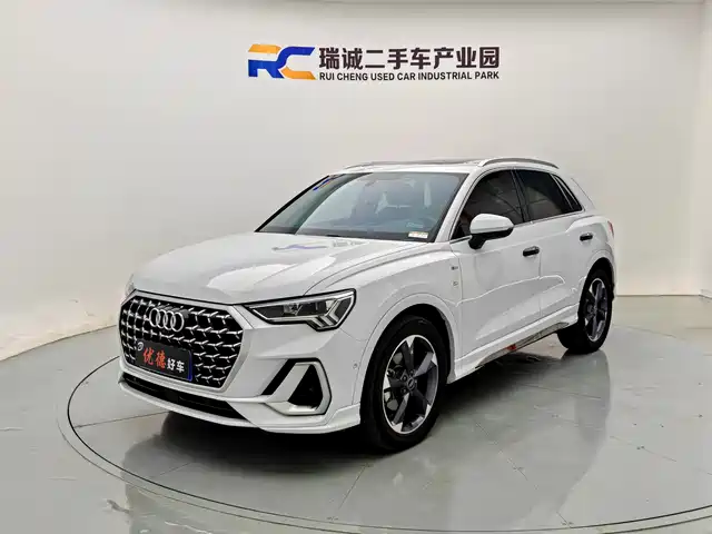 Audi Q3 35 TFSI, Стиль Драйв