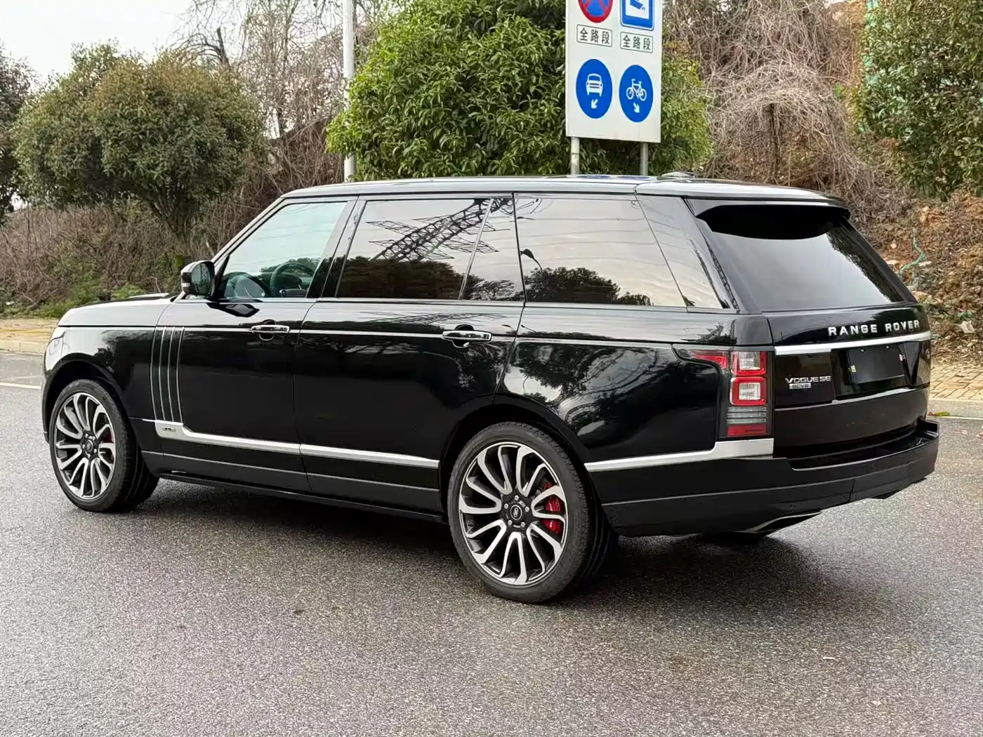 Land Rover Range Rover 2015 3.0 SC V6 Vogue SE Genesis Extended Edition фото 9