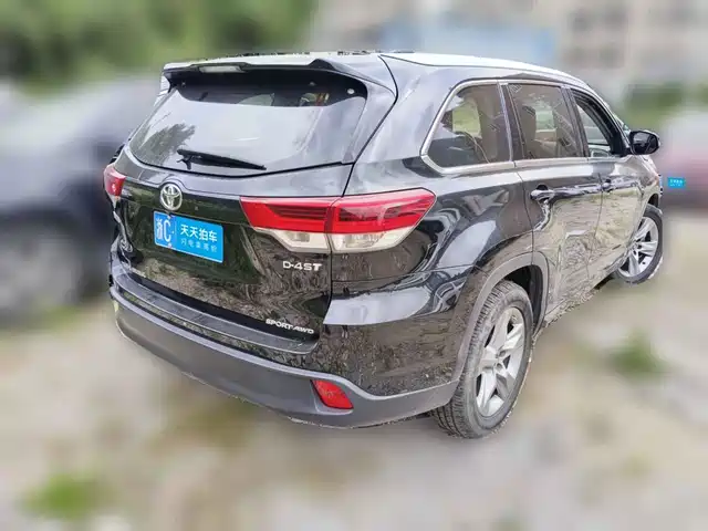 Toyota Highlander 2021 2.0T AWD Premium 7-Seater — фото 2