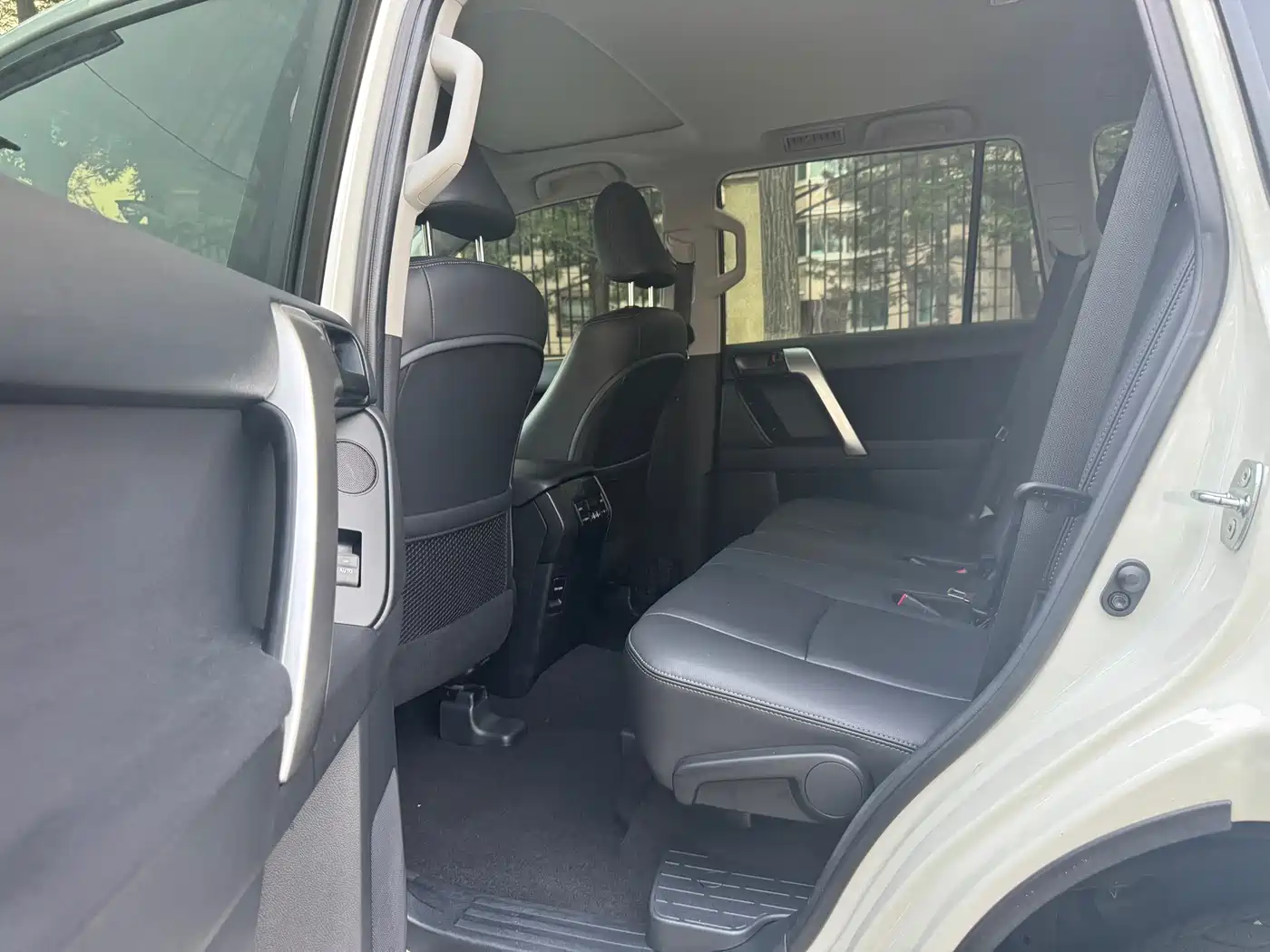 Toyota Prado 2016 2.7L Auto Luxury Edition фото 12