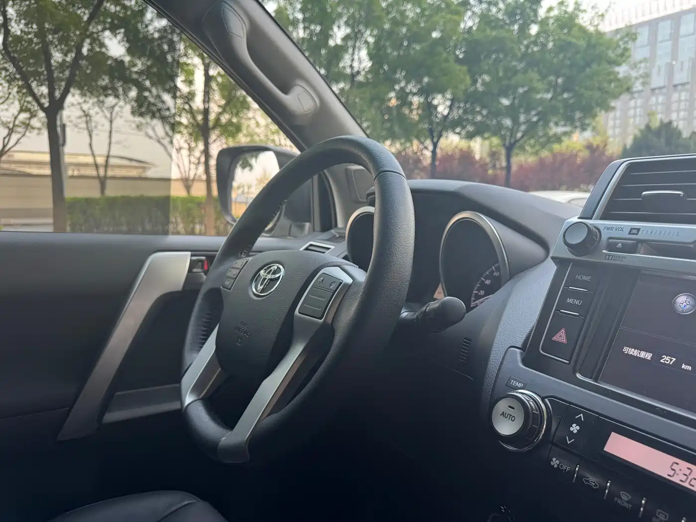 Toyota Prado 2016 2.7L Auto Luxury Edition фото 17