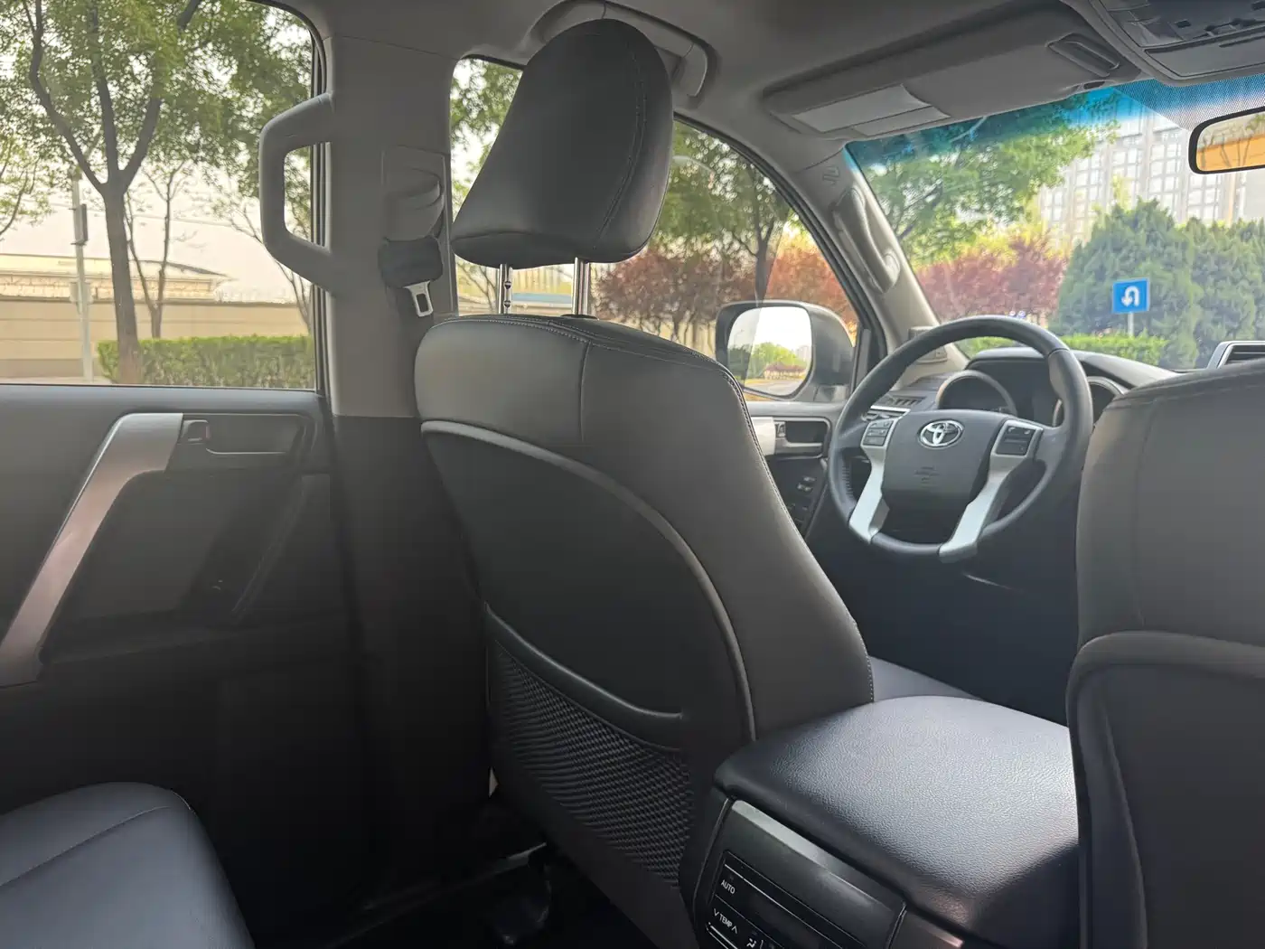 Toyota Prado 2016 2.7L Auto Luxury Edition фото 30
