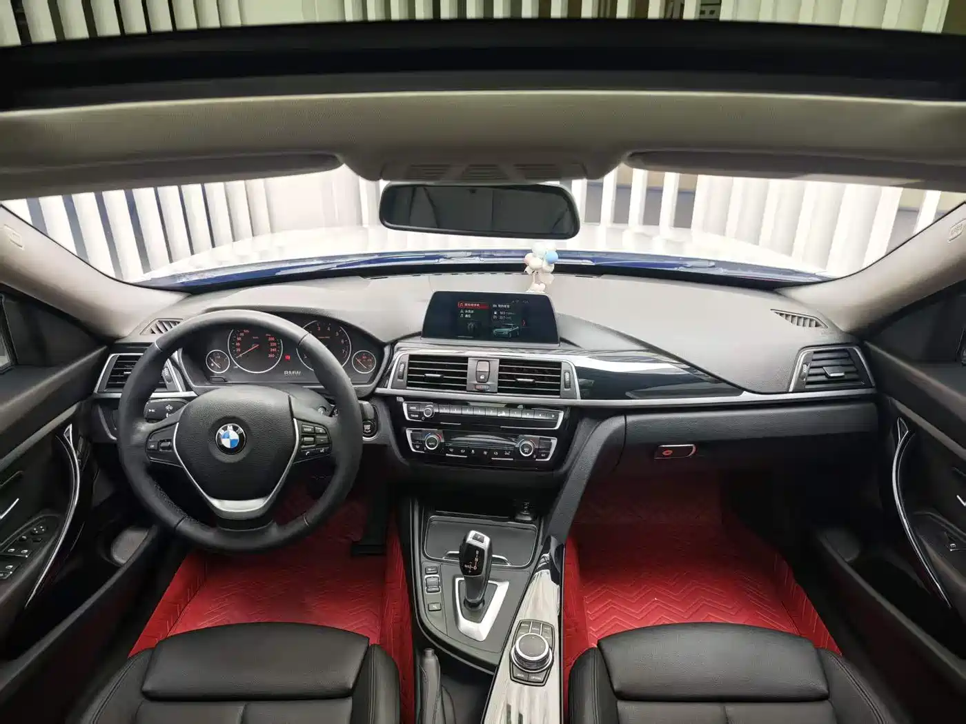 BMW 3 Series GT 2018 320i Fashion фото 6
