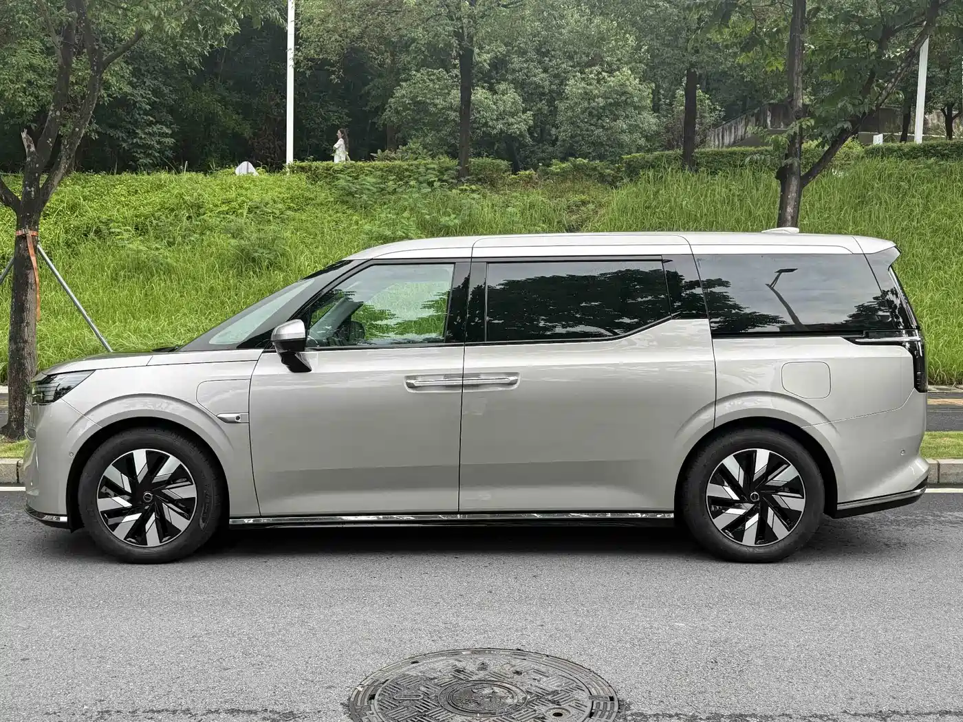 Volvo EM90 2024 2025 Ultra Six-Seater