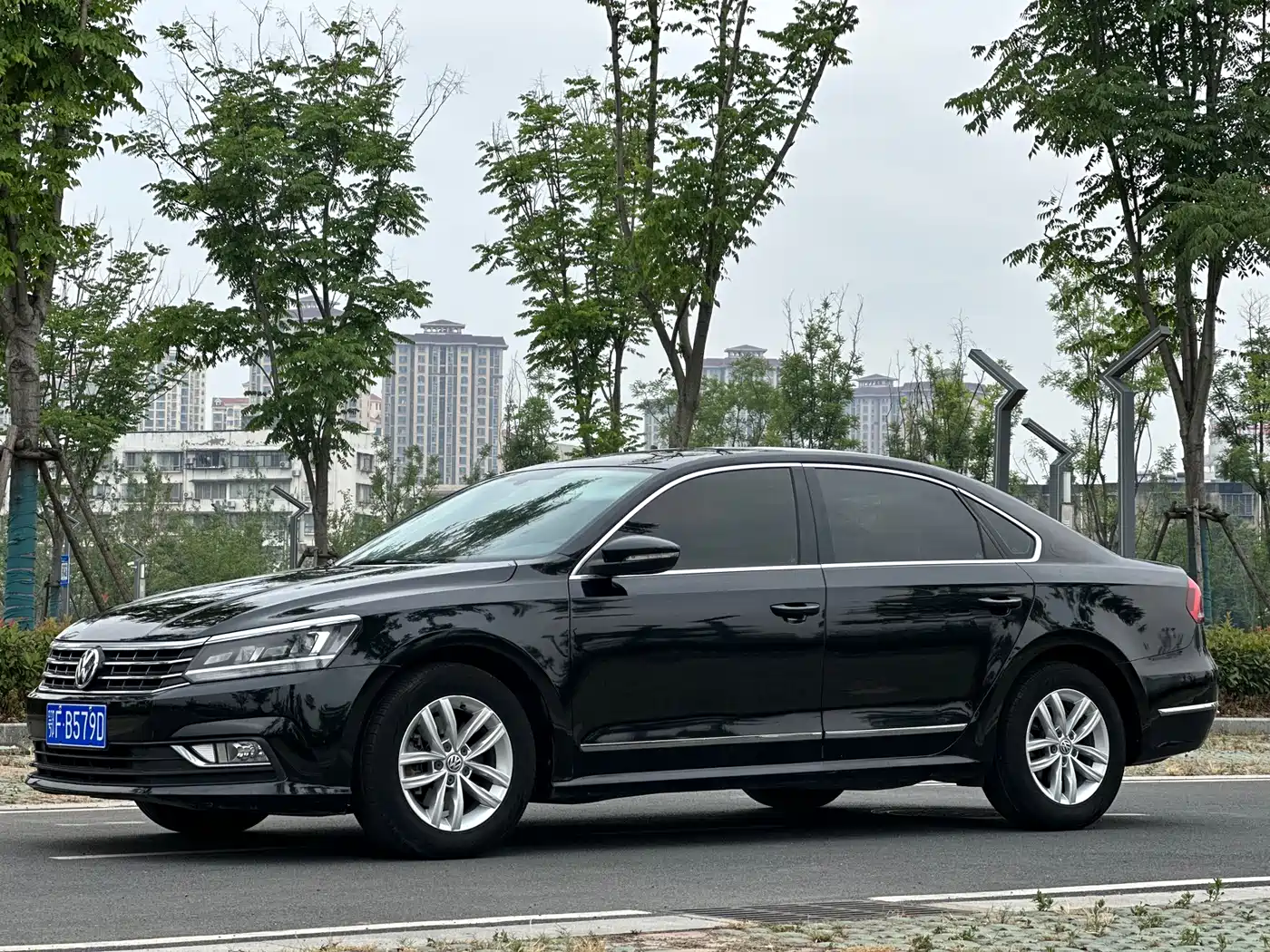 صورة 1 - Volkswagen Passat