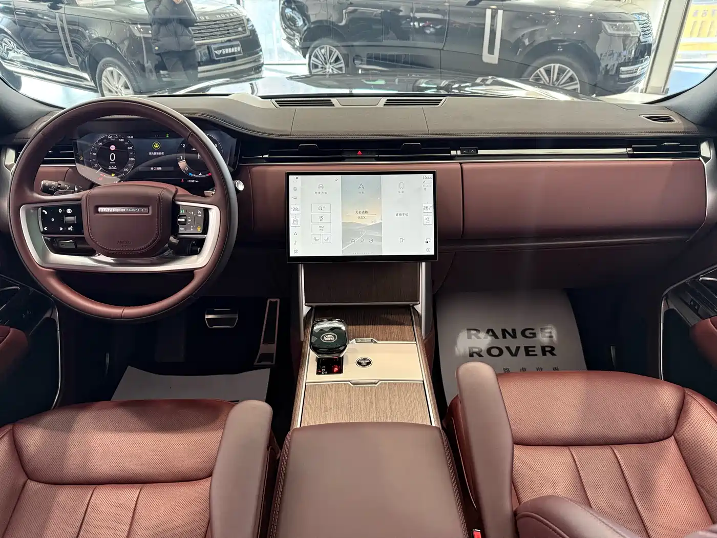 Land Rover Range Rover 2025 3.0 L6 400PS Genesis Extended Wheelbase фото 22
