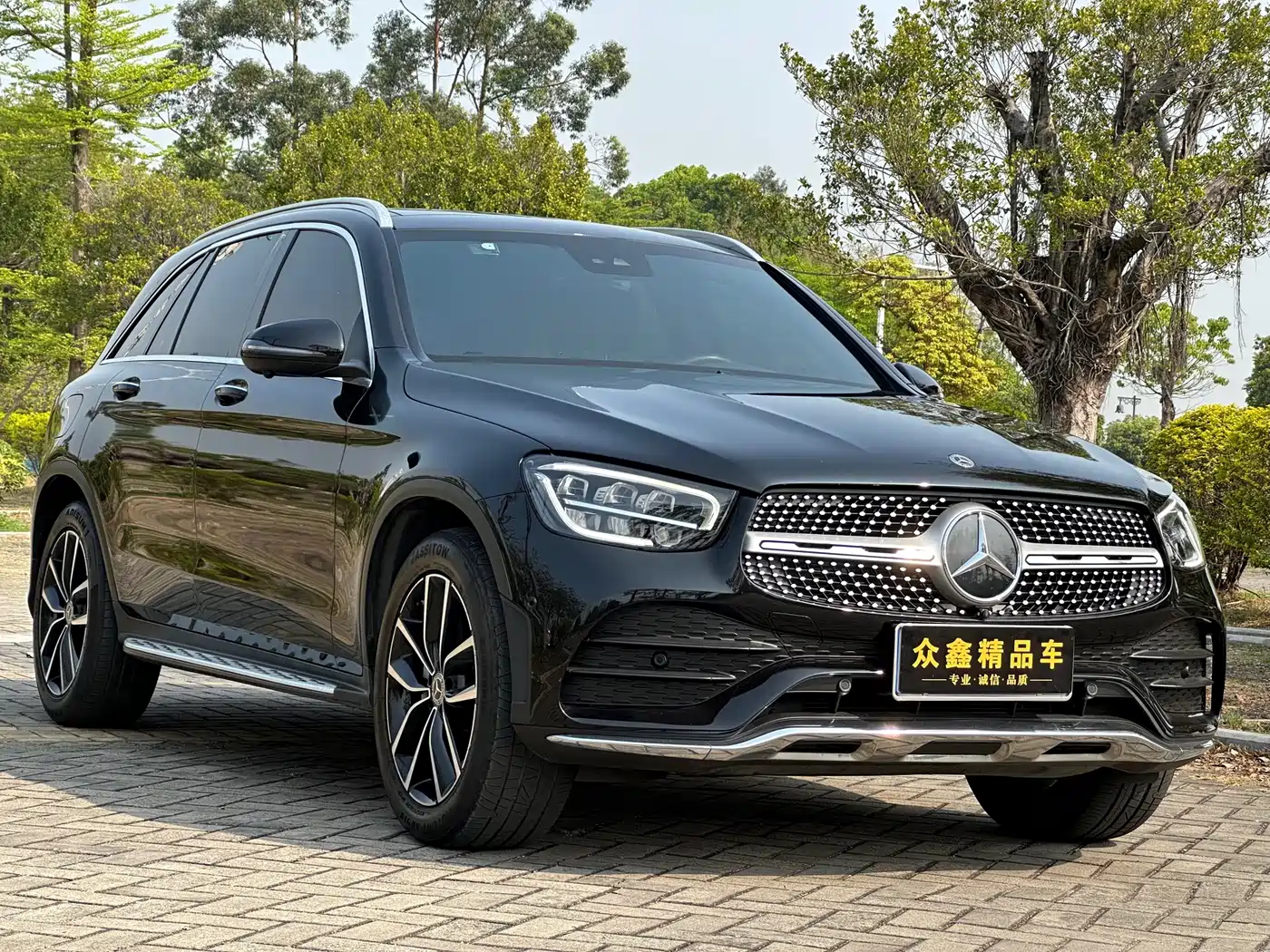 MERCEDES-BENZ GLC