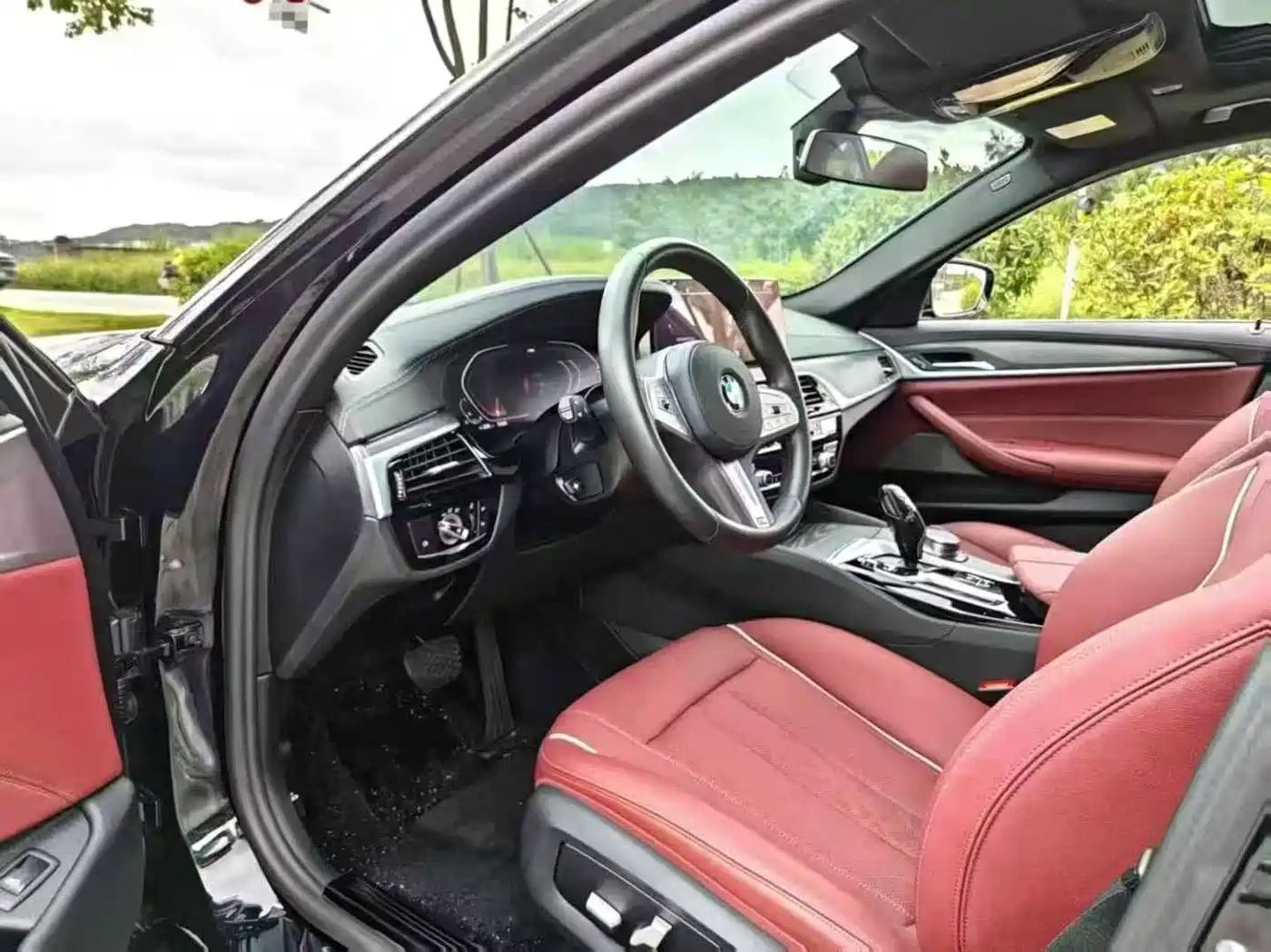 Photo 4 - BMW 5 Series