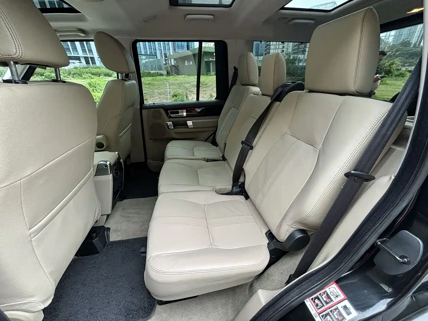Land Rover Discovery 2013 3.0 SDV6 Black Premium Limited Edition фото 14