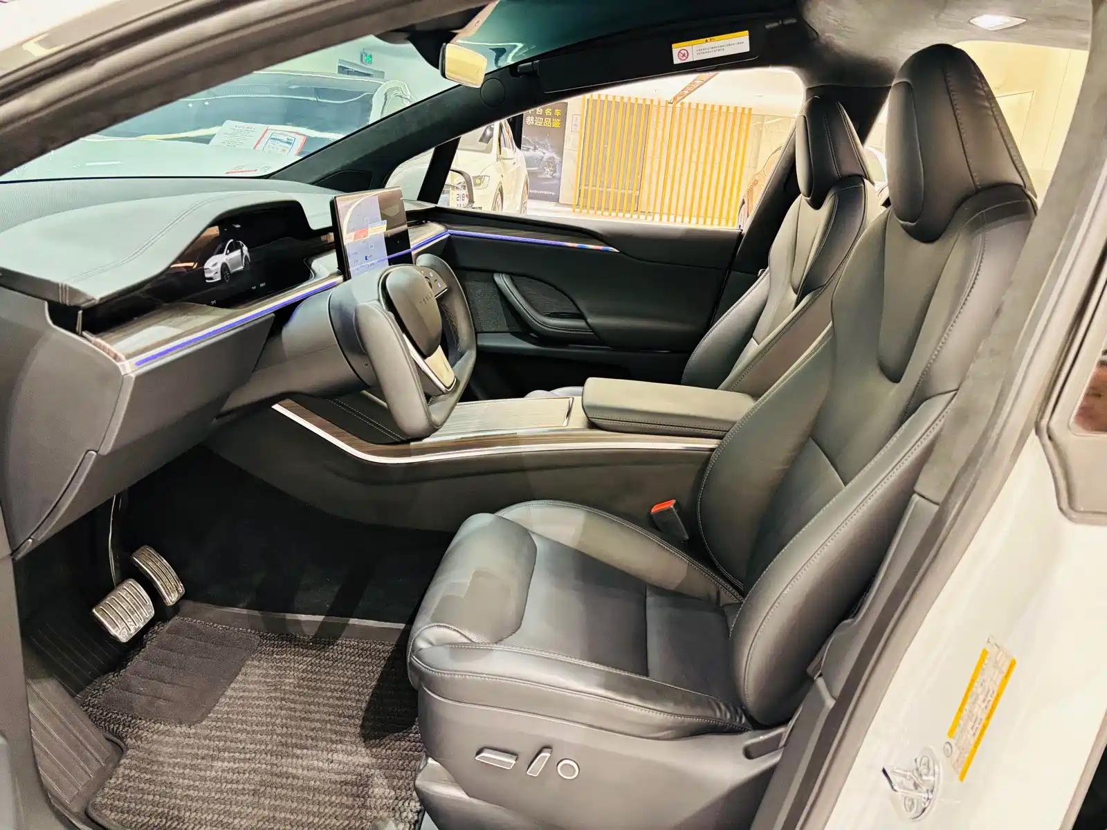Фото 28 - Tesla Model X